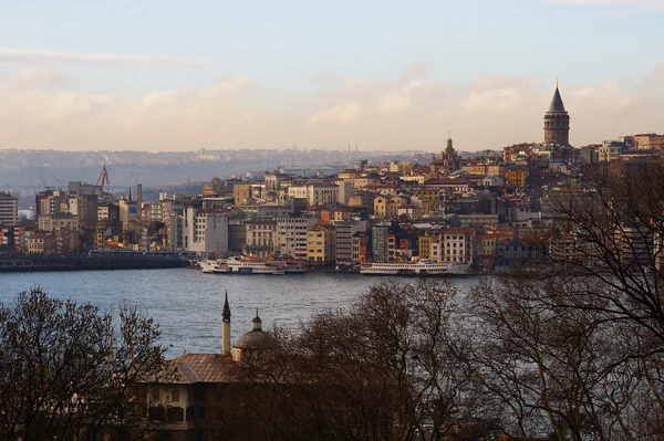 Pohled na Istanbul a věž Galata — Stock fotografie