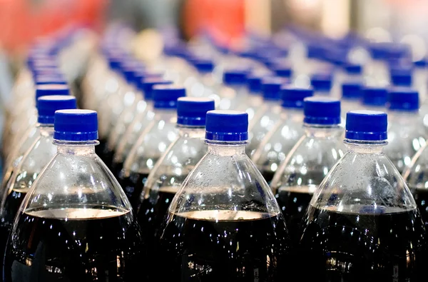 Műanyag palackok a bolt Jogdíjmentes Stock Fotók