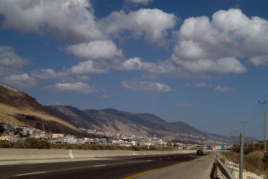 bir yol Celile Valley, Israel