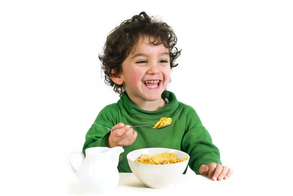 孩子吃谷物 — 图库照片