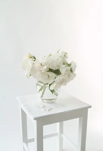 Bouquet of Iceberg roses — Stock Photo, Image