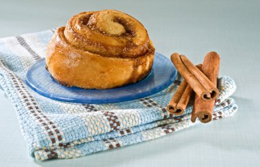 Cinnamon bun clipart