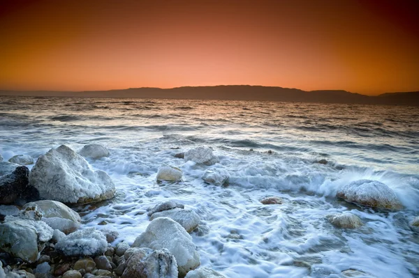Восход солнца над мертвым морем — стоковое фото