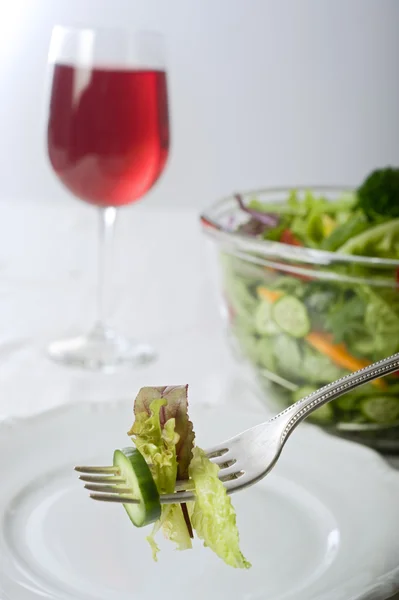 Salade op vork — Stockfoto
