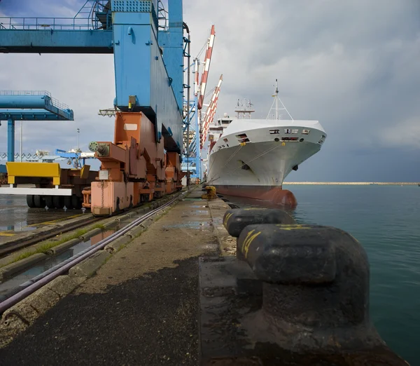 Lastfartyg — Stockfoto