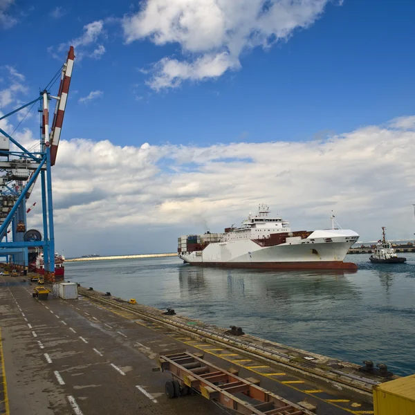 Cargo ship — Stock Photo, Image