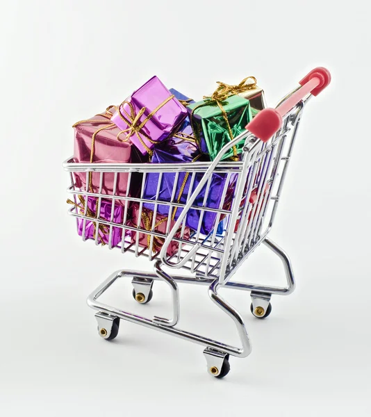 Shopping cart with presents — Stock Photo, Image