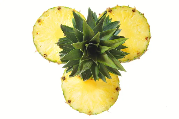 Срезанный ананас — стоковое фото