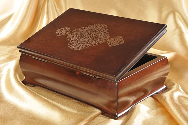 Caja de madera para guardar objetos de valor —  Fotos de Stock