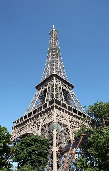 Эйфелловская башня в Париже — стоковое фото