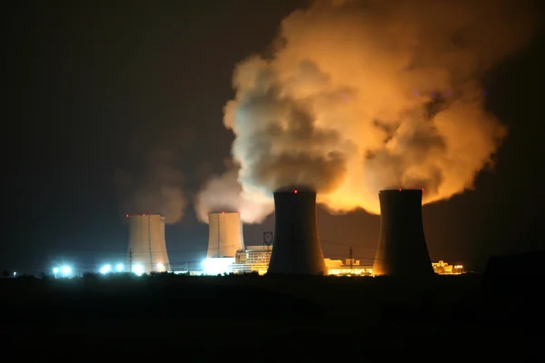 核发电厂 dukovany — 图库照片