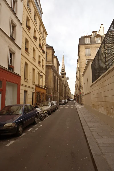 2 巴黎的街道上 — 图库照片