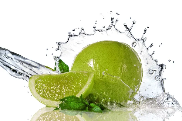 Water splash on lime with mint — Stock Photo, Image