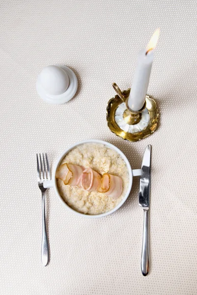 Desayuno con huevo, avena y tocino — Foto de Stock