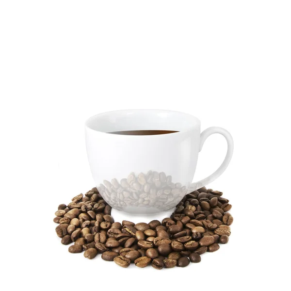 Кавова чашка з кавовими зернами — стокове фото