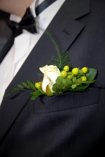 Hochzeit Knopfloch mit Rose — Stockfoto