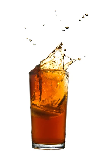 Splash cola na białym tle — Zdjęcie stockowe