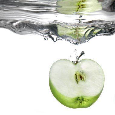 zoet water splash op groene appletaze su sıçrama yeşil elma