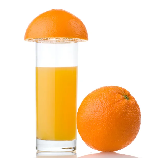 Orangensaft und Orange — Stockfoto