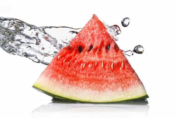 Vattenmelon och vatten splas — Stockfoto
