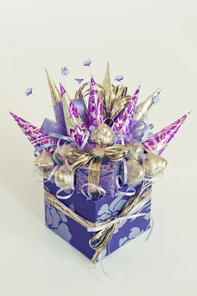 Caixa de presente violeta — Fotografia de Stock