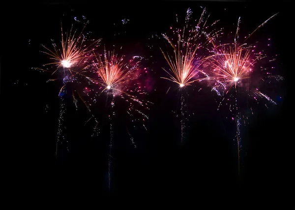Fireworks gece karanlıkta — Stok fotoğraf