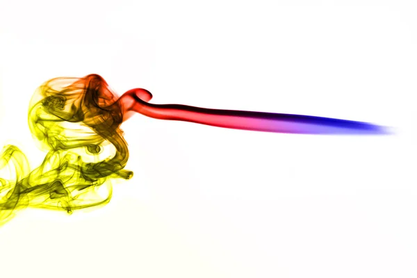 Hermosa forma abstracta humo de color en el wh —  Fotos de Stock