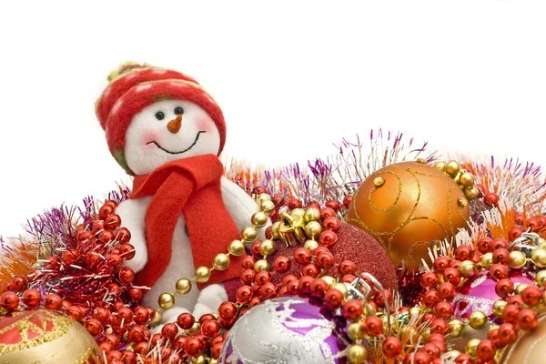 Χριστούγεννα είναι εδώ - αστεία λευκό χιονάνθρωπος και παιχνίδι — Φωτογραφία Αρχείου