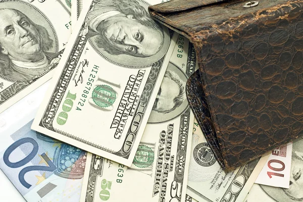 Економія грошей - відкрив гаманець, доларах США — стокове фото