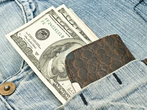Бумажник, доллары США в кармане — стоковое фото
