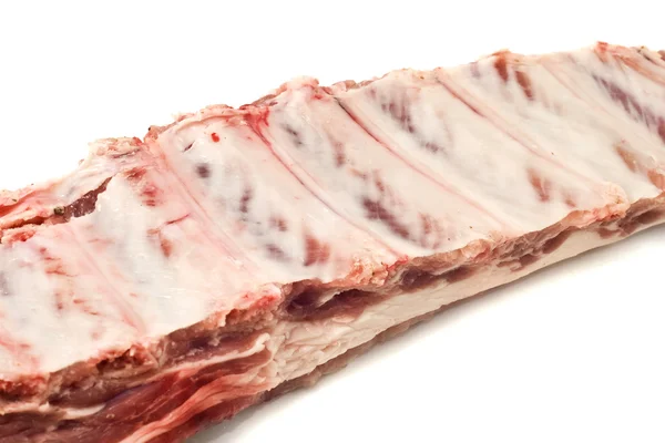 Schweinerippchen mit Fleisch isoliert auf weiß — Stockfoto