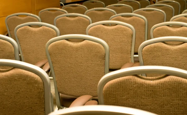 Sedie nella sala conferenze — Foto Stock