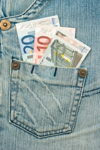 Dinero en el bolsillo de los vaqueros - Euro — Foto de Stock