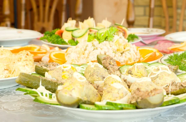 Lezzetli Salatalar. restoranda Ziyafet — Stok fotoğraf
