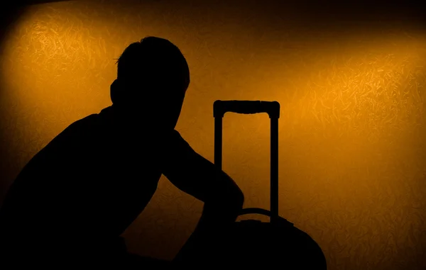 Reiseverzögerung - Silhouette des Menschen — Stockfoto