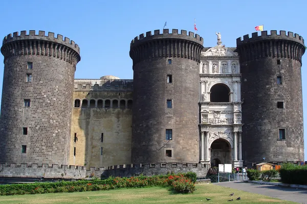Castelo Nuovo, Nápoles, Itália . — Fotografia de Stock
