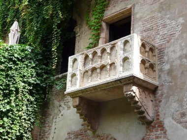 Famous Romeo and Juliet balcony clipart