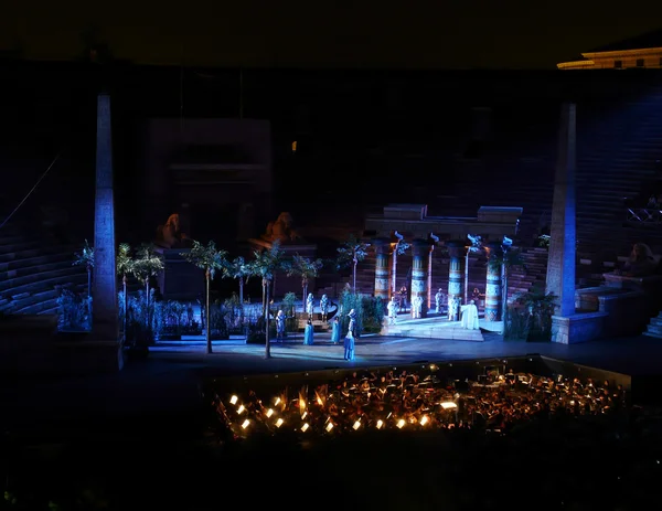 Ópera de Aida en la arena romana, Verona — Foto de Stock