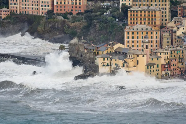 Tempestade marítima em Camogli — Fotografia de Stock