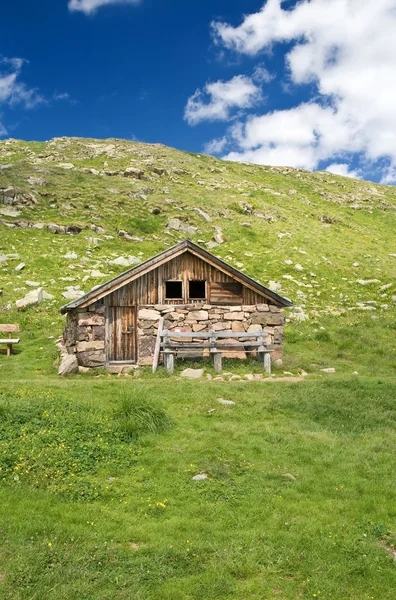 Alpejskie baita — Zdjęcie stockowe