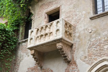 Romeo and Juliet balcony clipart