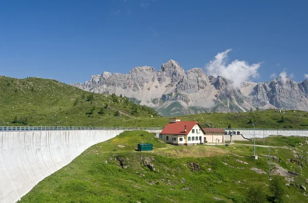 Dam in Italian alps — Stock Photo, Image