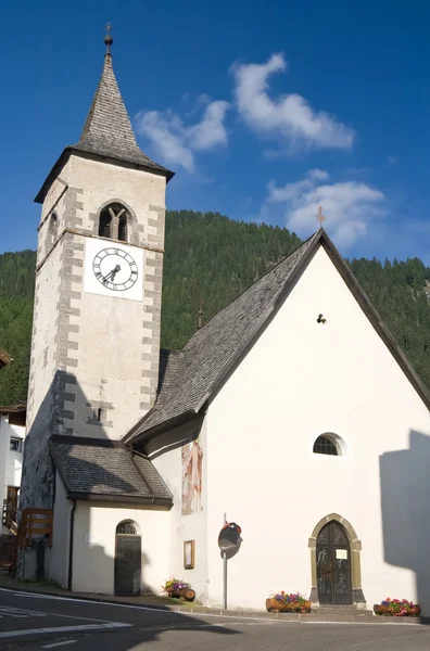 Kerk in canazei — Stockfoto