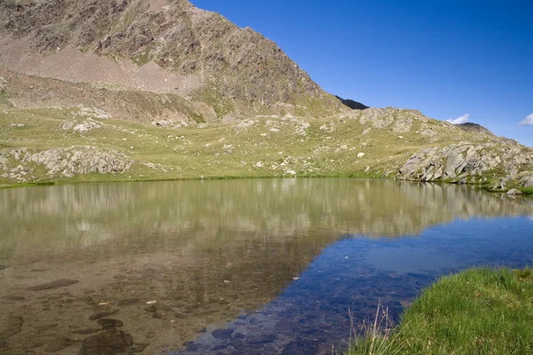 Lago Alpino — Fotografia de Stock