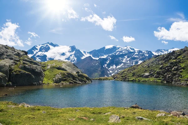 Lago nero, italienische alpen — Stockfoto
