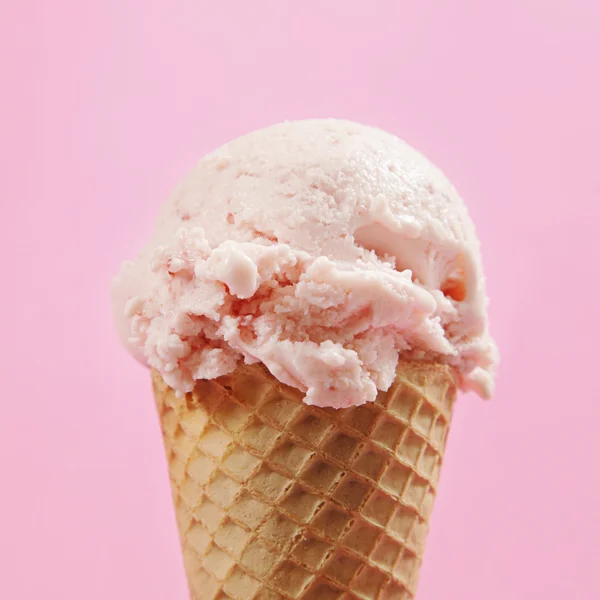Pembe dondurma — Stok fotoğraf