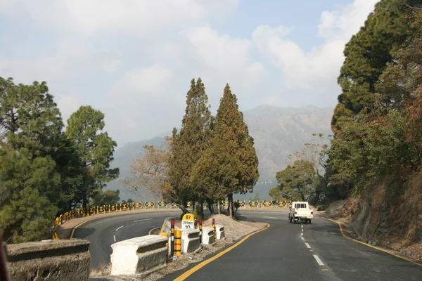 Autostrady lacet w górach — Zdjęcie stockowe