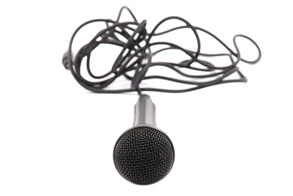 Микрофон изолирован на белом фоне — стоковое фото