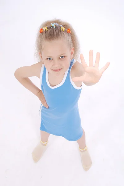 Girl shows five fingers — Stock Photo, Image