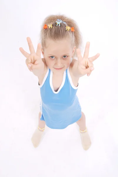 Girl shows three fingers — Stock Photo, Image